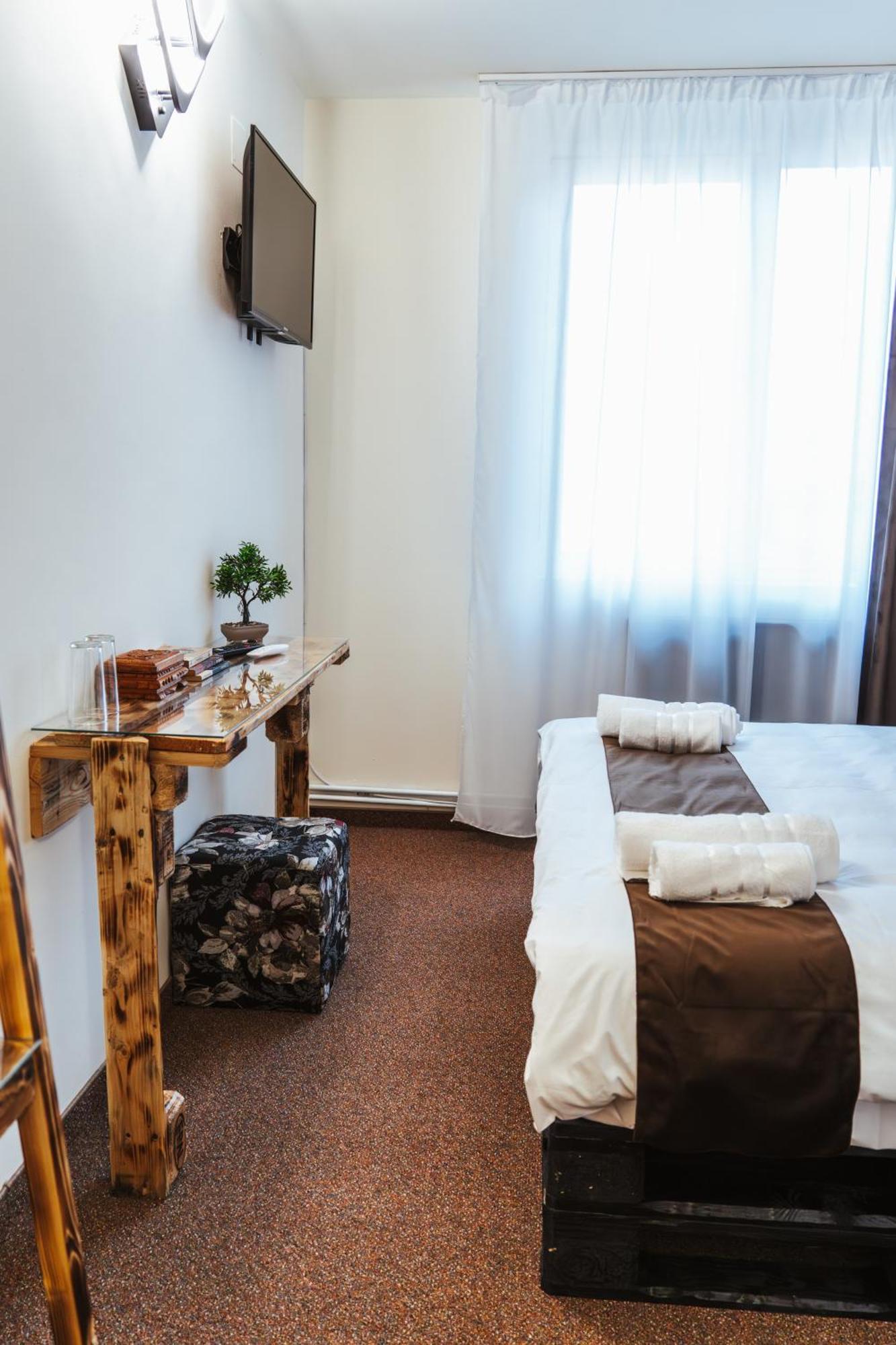 Casa Rosu Hotel Cluj-Napoca Buitenkant foto