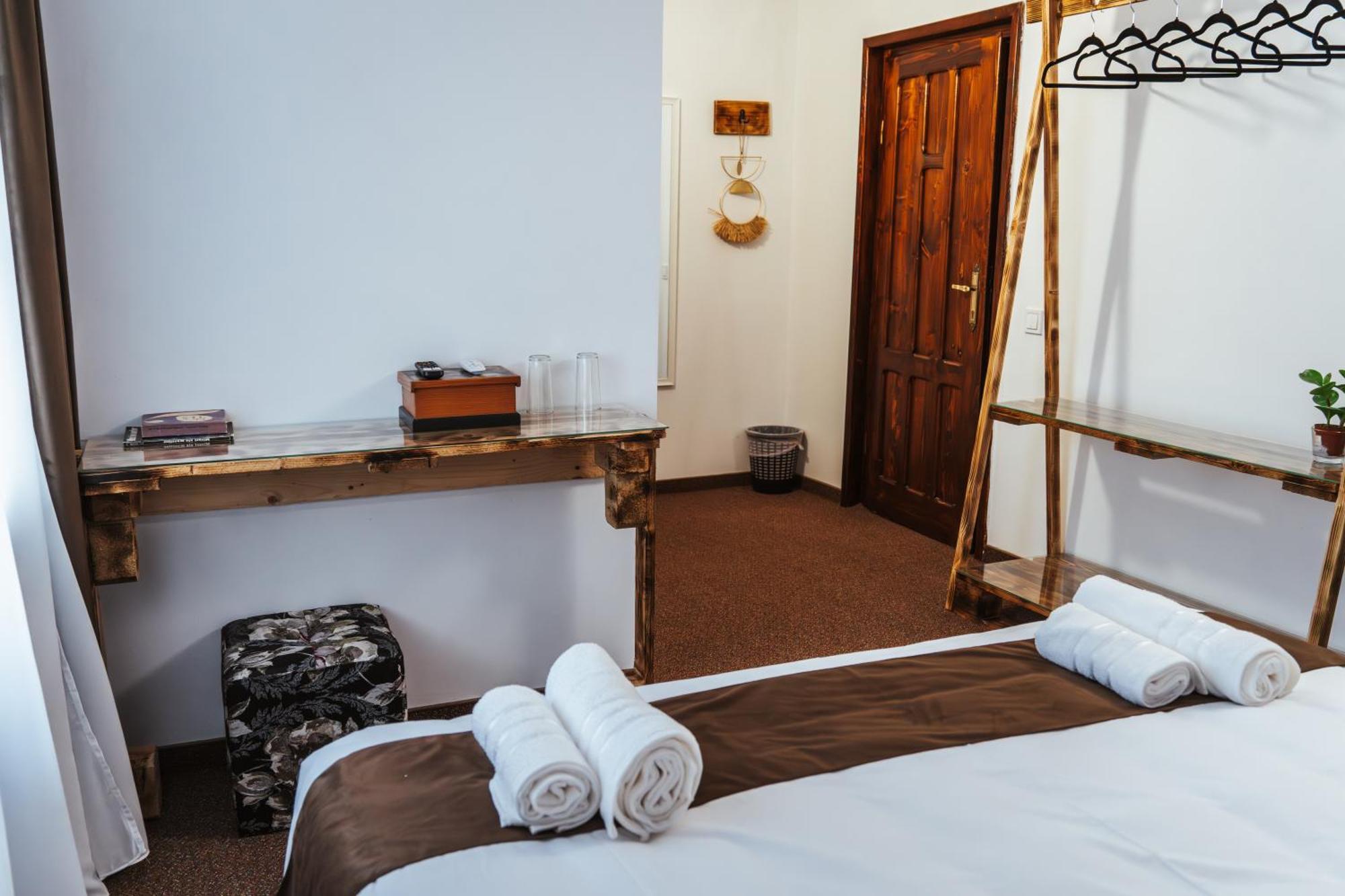 Casa Rosu Hotel Cluj-Napoca Buitenkant foto