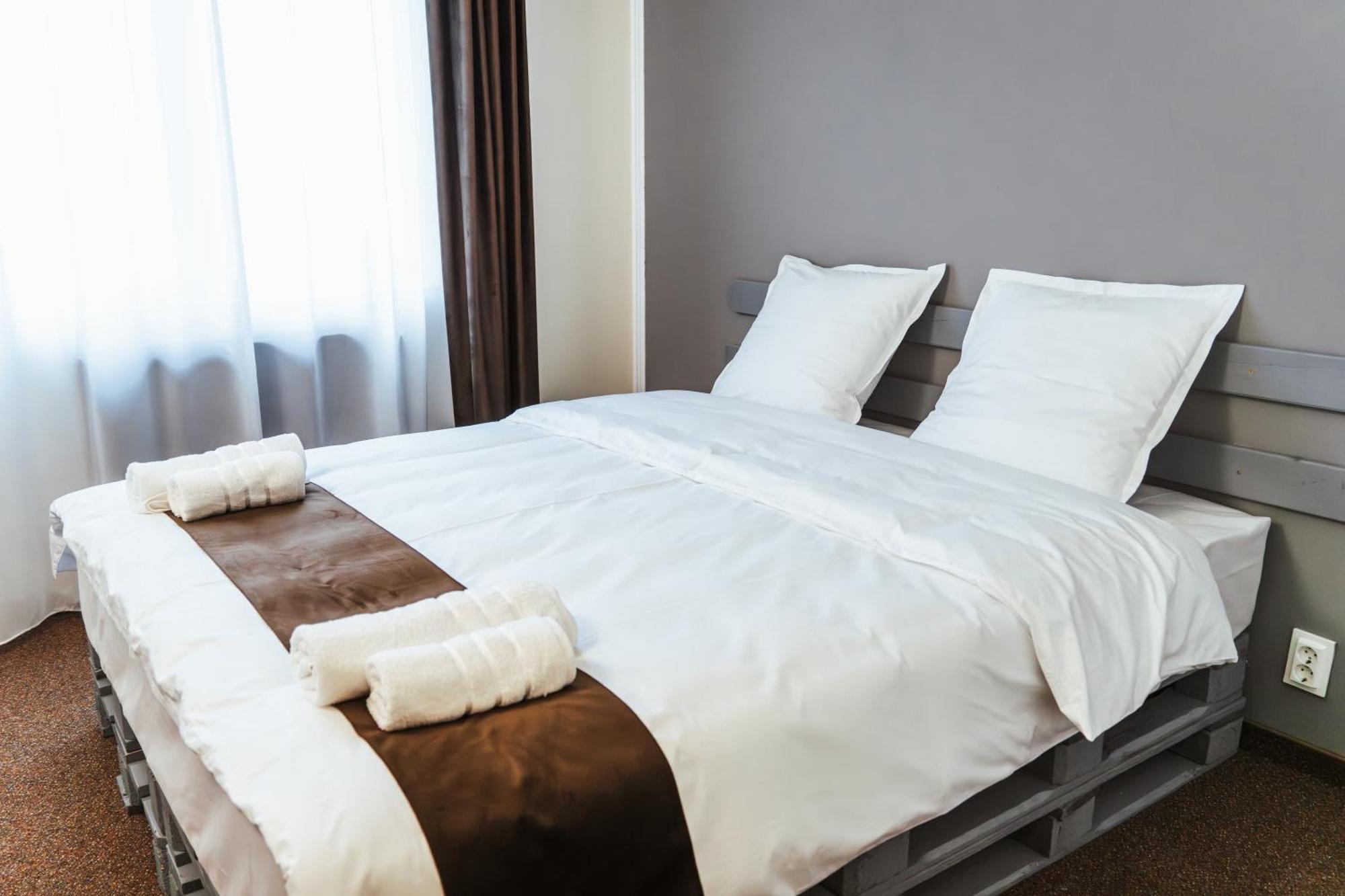 Casa Rosu Hotel Cluj-Napoca Buitenkant foto