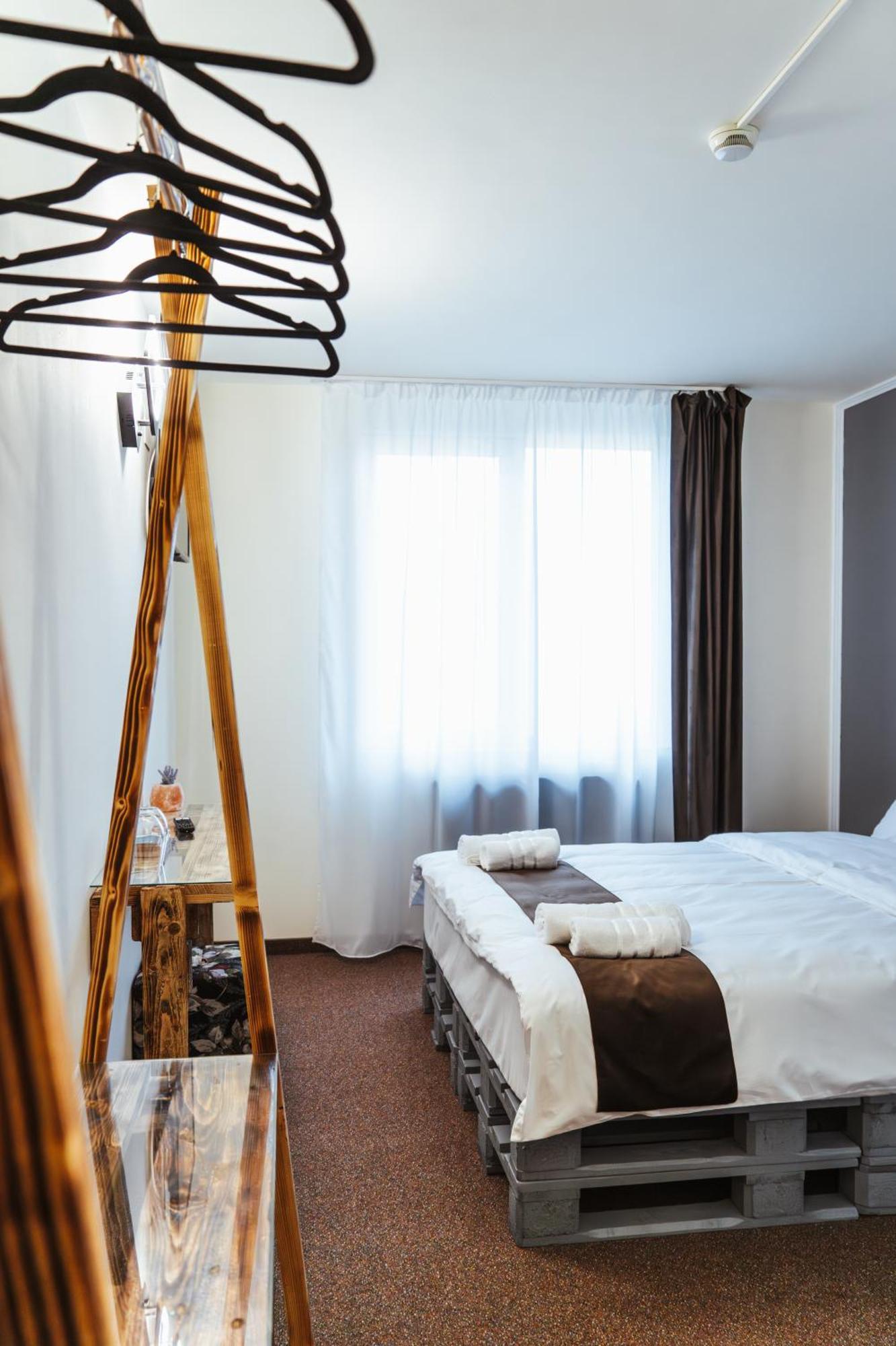 Casa Rosu Hotel Cluj-Napoca Buitenkant foto