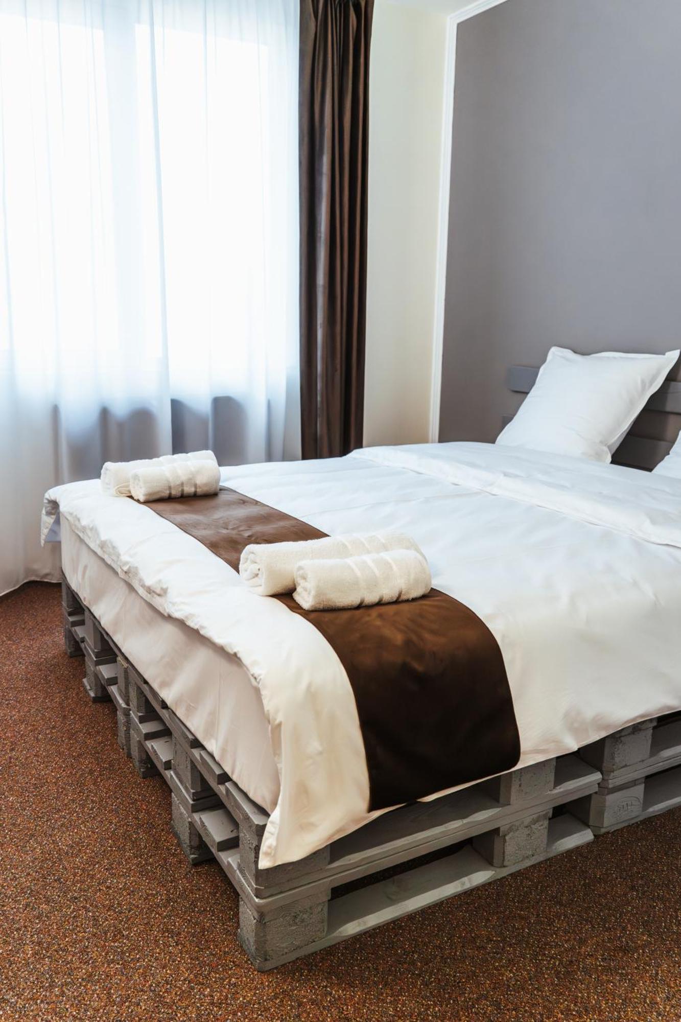 Casa Rosu Hotel Cluj-Napoca Buitenkant foto