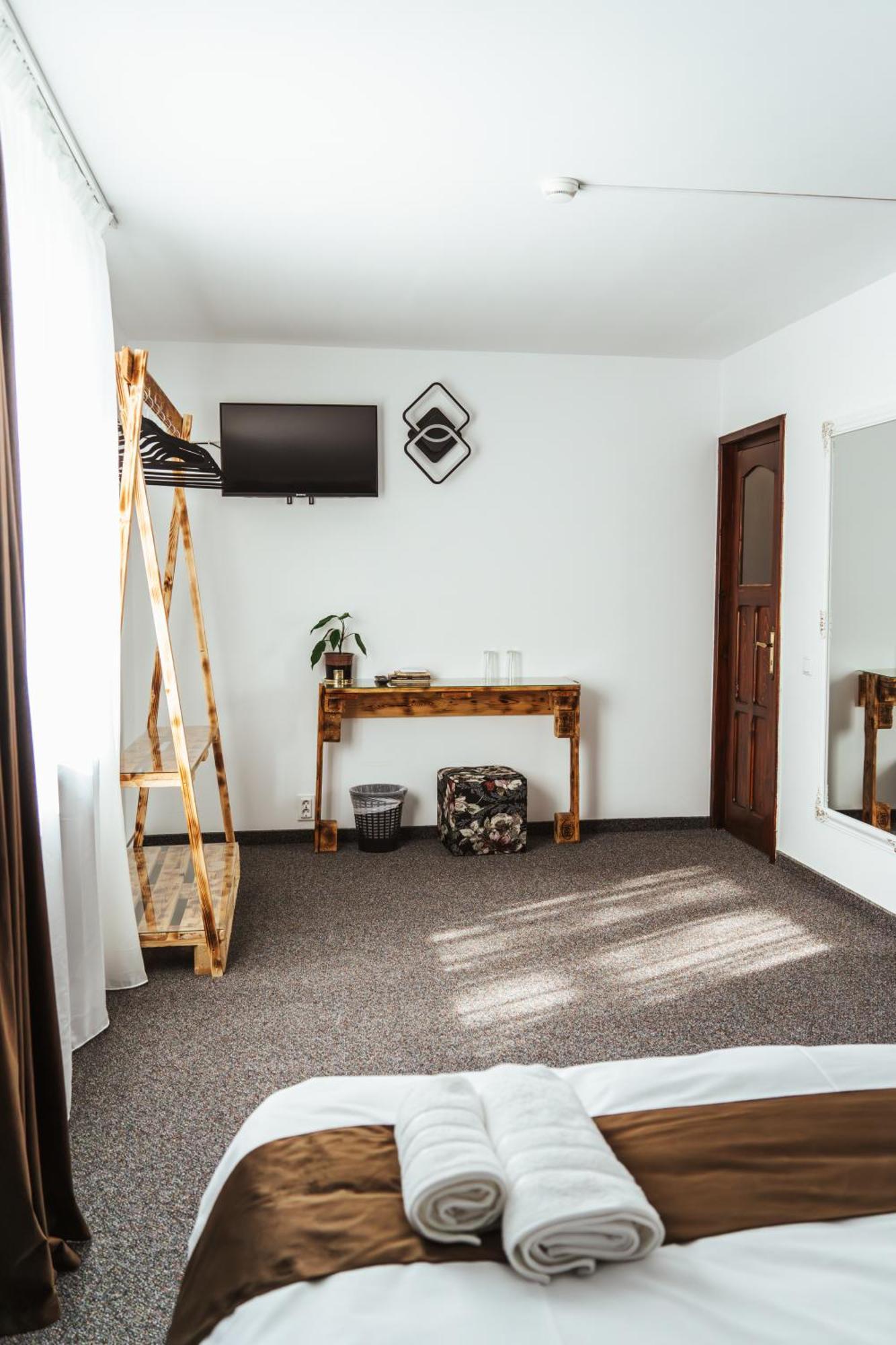 Casa Rosu Hotel Cluj-Napoca Buitenkant foto