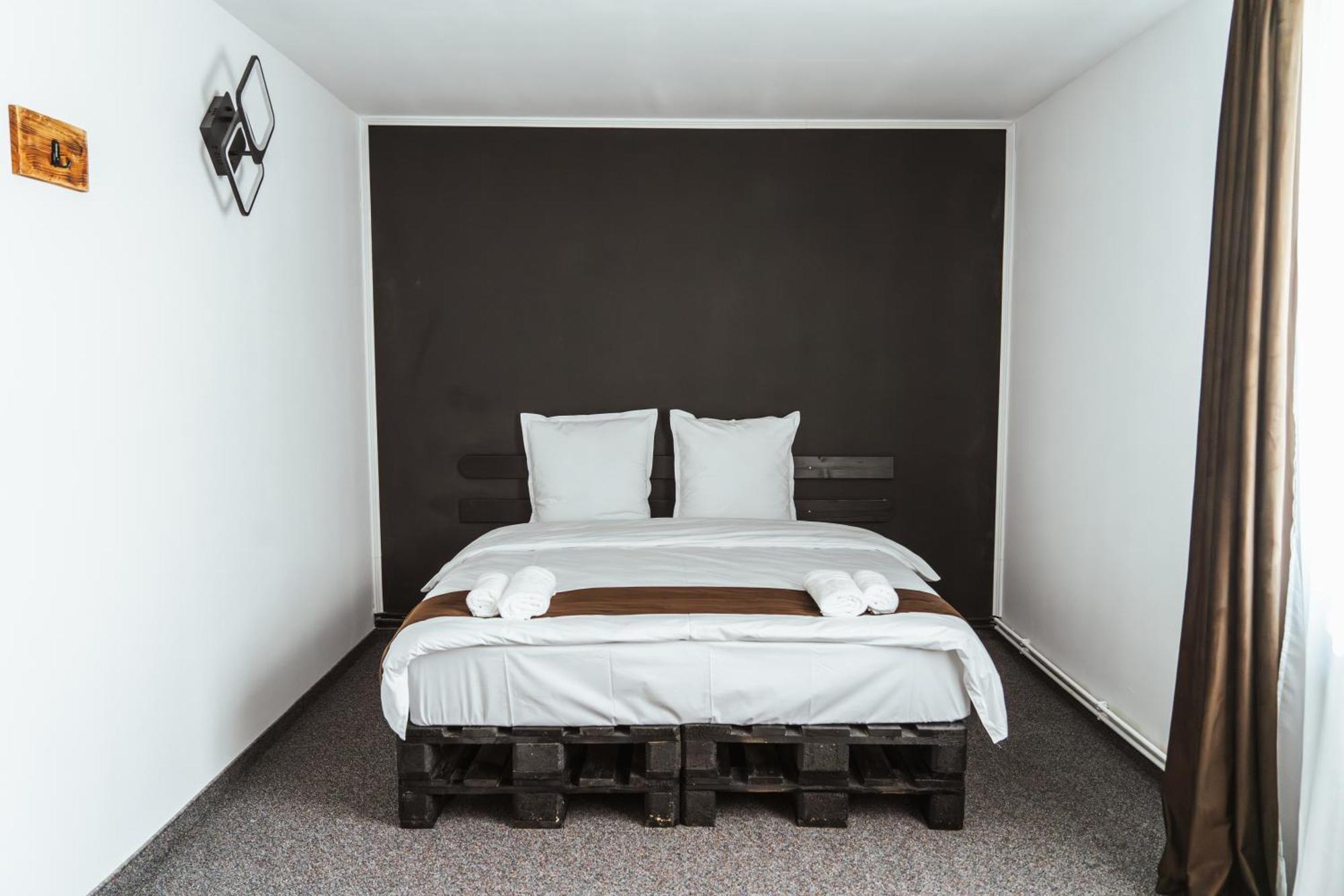 Casa Rosu Hotel Cluj-Napoca Buitenkant foto