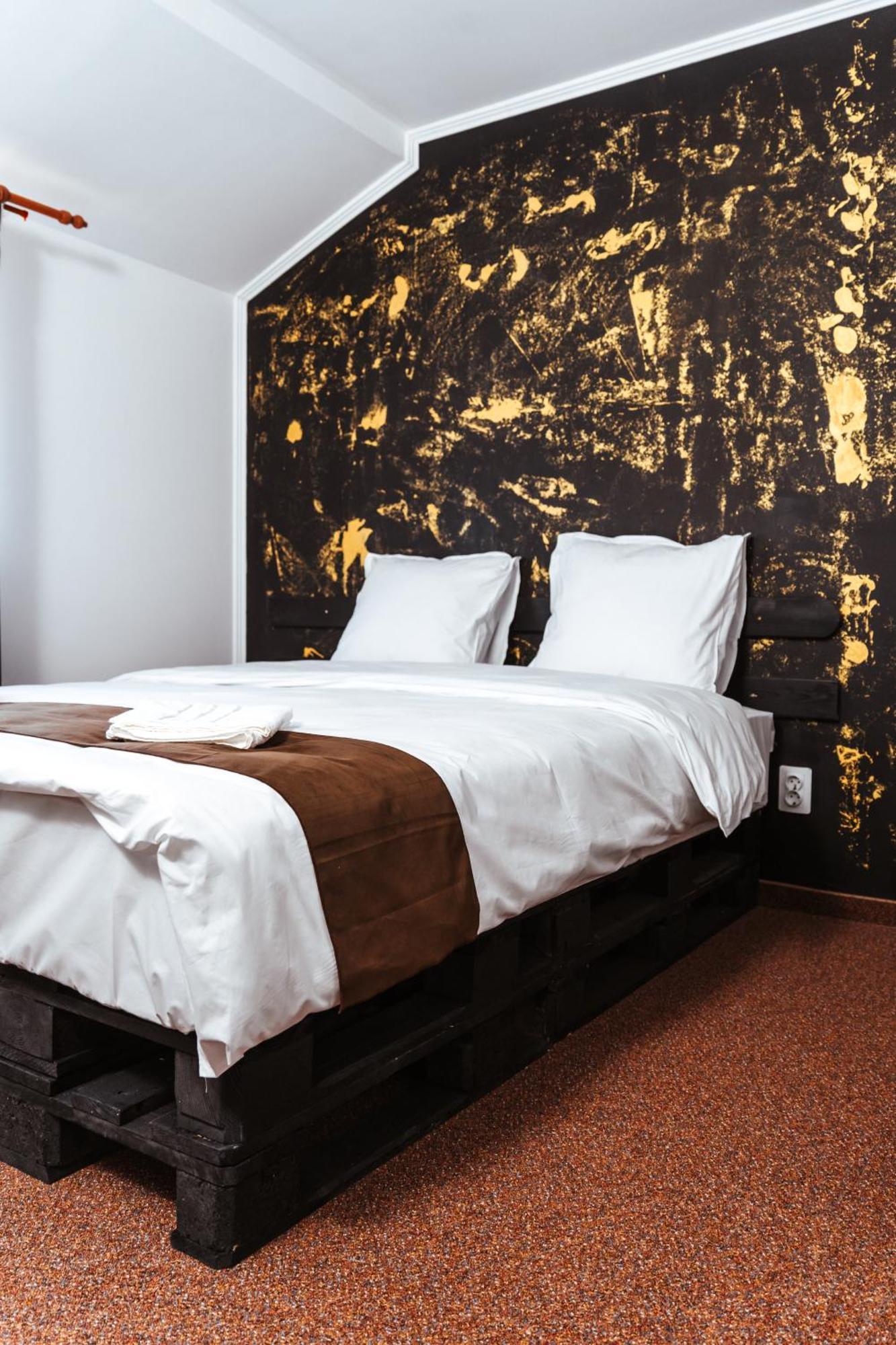 Casa Rosu Hotel Cluj-Napoca Buitenkant foto