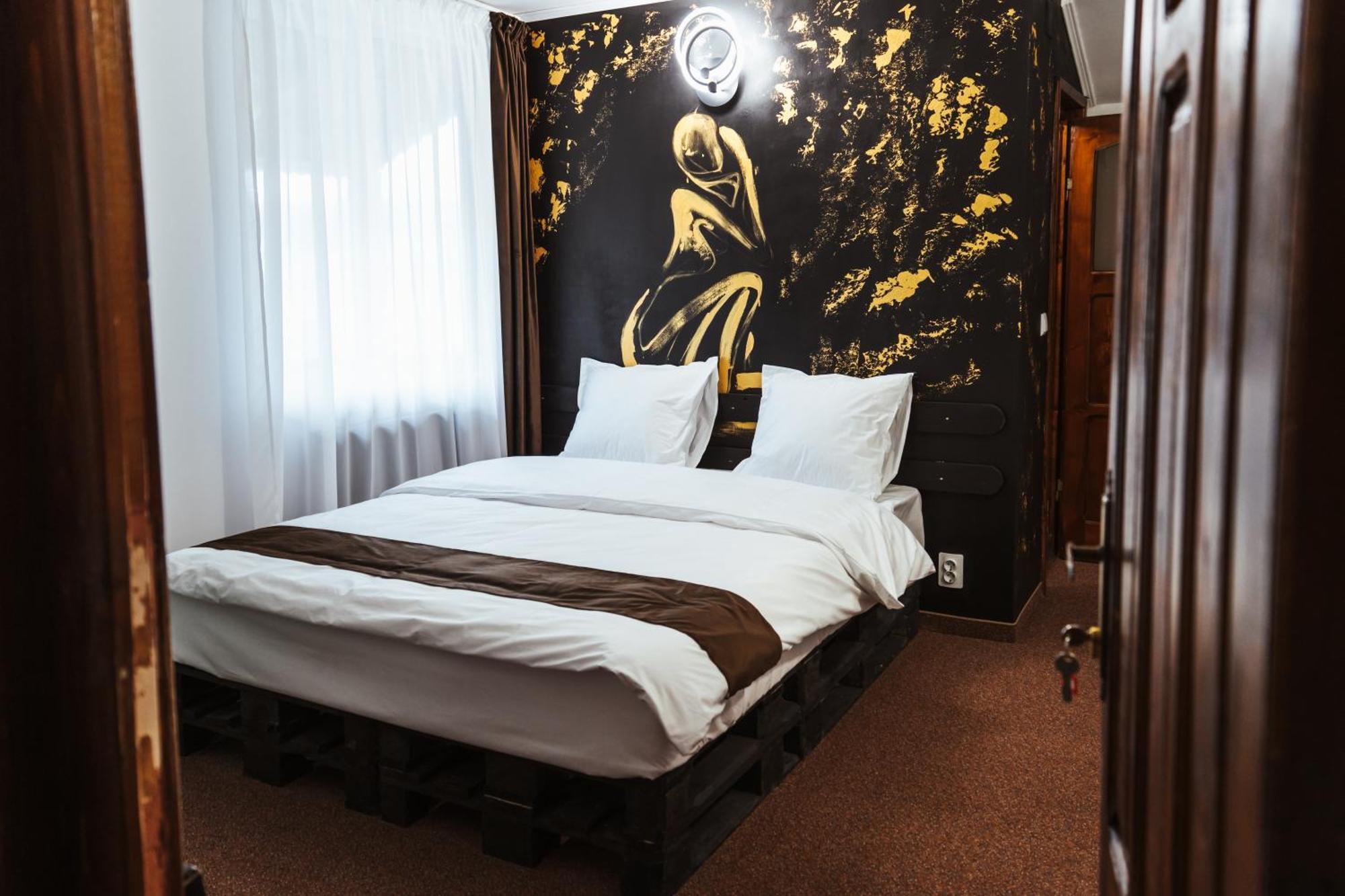 Casa Rosu Hotel Cluj-Napoca Buitenkant foto
